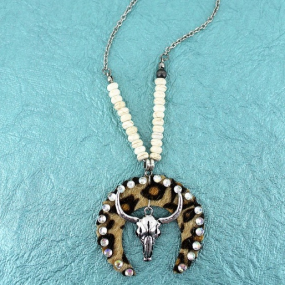 🌻 BOHO CRESCENT STEER SKULL NECKLACES 🌻